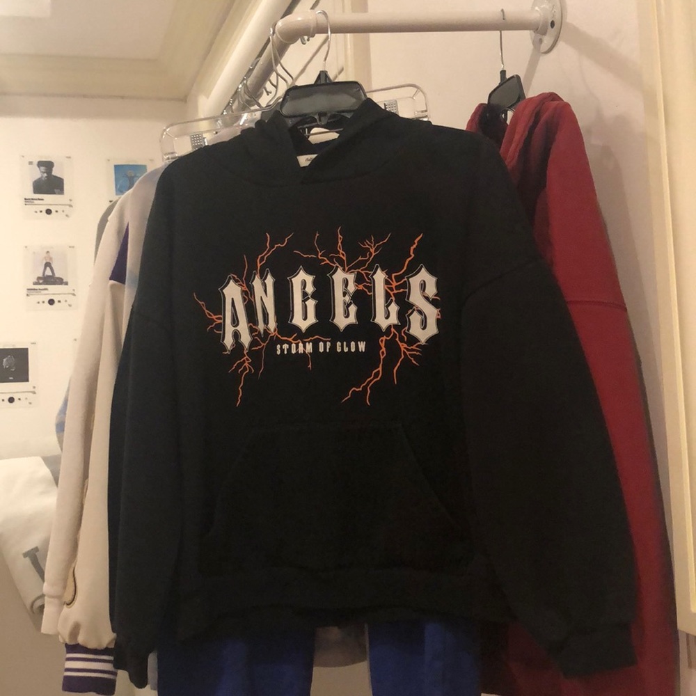 Black hoodie with lightning